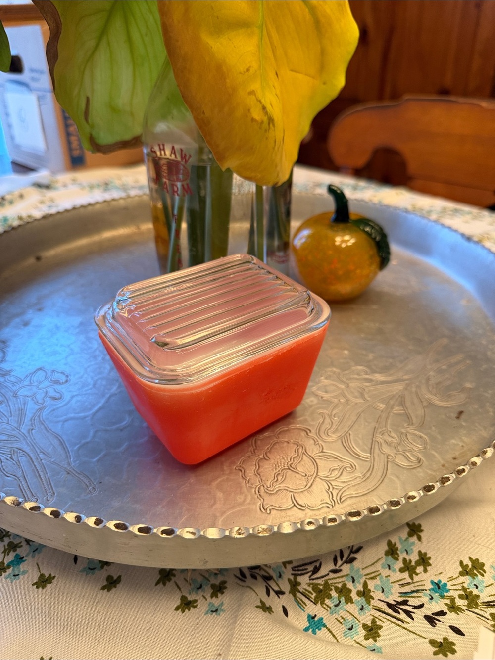 Red/ pink Pyrex Glass Storage Dish with Clear Glass Lid - Home Kitchen
